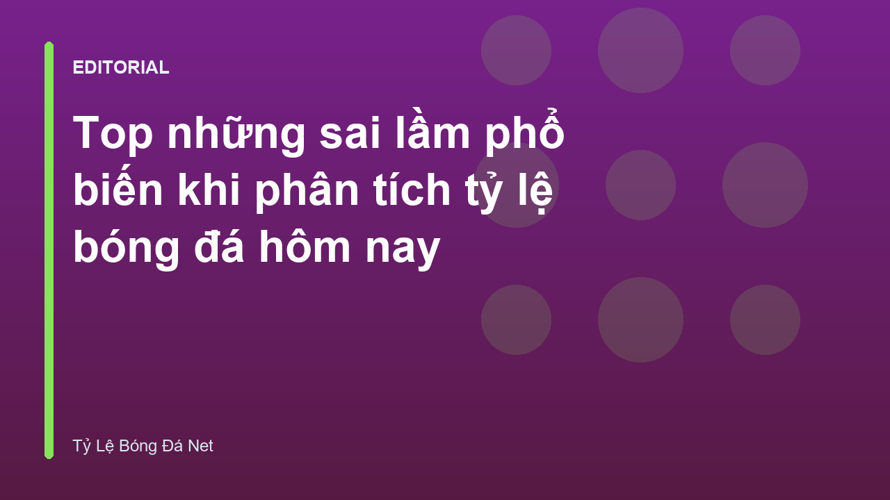 Người chơi đang phân tích tỷ lệ bóng đá trên máy tính